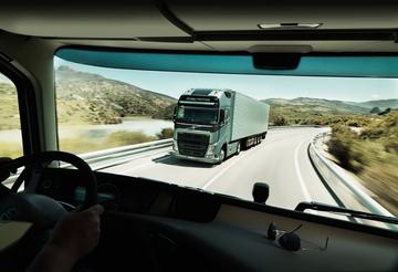 �ֶ��� ��FH16�ؿ� 700���� 4X2 ǣ����ͼƬ