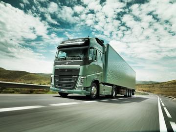 �ֶ��� ��FH16�ؿ� 700���� 4X2 ǣ����ͼƬ