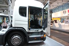 斯堪尼亚 P系列重卡 320马力 6X2 牵引车(型号P320 DB6X2*4MNB 城市垃圾车)