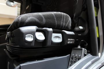 ��ά�� EuroCargoϵ�� 299���� 4X2 �ػ���ͼƬ