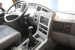 徐工 瑞龙 180马力 4X2 平板运输车(特运牌)(DTA5160TPBN)