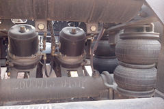 青岛解放 新悍威(J5M)重卡 310马力 6X2 牵引车(后桥悬浮)(CA4226P1K2T2EA80)