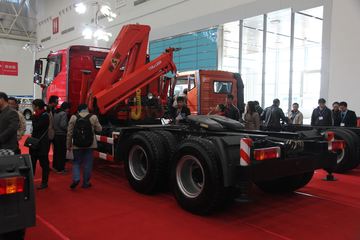 解放J6P&nbsp;随车吊外观图片