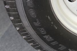 陆铃 皮卡底盘                                                图片