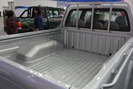 陆铃 皮卡上装                                                图片