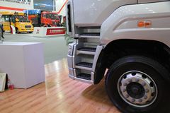东风柳汽 乘龙康明斯M7C重卡 380马力 6X4 牵引车(LZ4257QDC)
