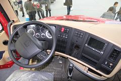 中国重汽 威泺 375马力 6X4 牵引车(ZZ4259N394CC1B)