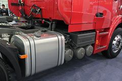中国重汽 威泺 375马力 6X4 牵引车(ZZ4259N394CC1B)