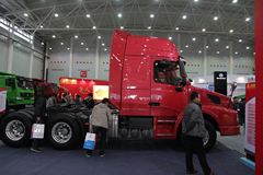中国重汽 威泺 375马力 6X4 牵引车(ZZ4259N394CC1B)