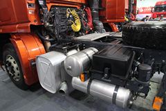 联合卡车U340 340马力 6X4 牵引车(SQR4250D6ZT4-2)