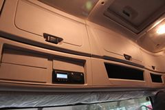 联合卡车U420 420马力 6X4 牵引车(SQR4250D6ZT4)