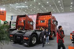 联合卡车U420 420马力 6X4 牵引车(SQR4250D6ZT4)