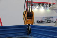 东风 145系列 180马力 4X2 随车吊