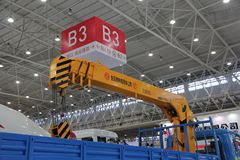 东风 145系列 180马力 4X2 随车吊