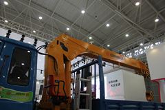 东风 145系列 180马力 4X2 随车吊