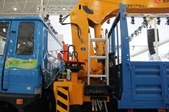 东风 145系列 180马力 4X2 随车吊