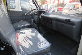 霸铃&nbsp;载货车驾驶室                                               图片