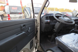 霸铃&nbsp;载货车驾驶室                                               图片