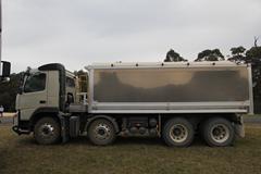 沃尔沃 FMX重卡 410马力 8X4自卸车