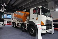 广汽日野 700系列 8X4 混凝土搅拌车(中联牌)