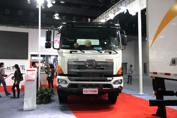 广汽日野 700系列重卡 350马力 6X4 5.8米自卸车(YC3251FS2PM)
