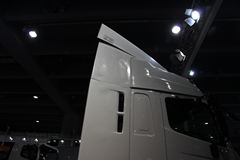 广汽日野 700系列重卡 350马力 6X4牵引车(YC4250SS2PK4)