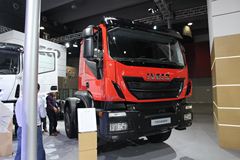 依维柯 New Trakker系列重卡 500马力 8X4自卸车