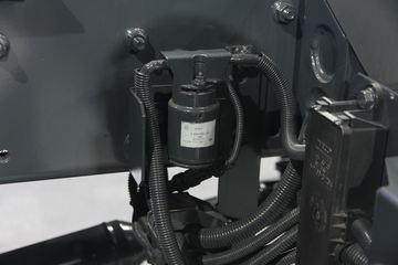 ��ά�� EuroCargoϵ�� 299���� 4X4 �ػ���(ML150E28W5)ͼƬ