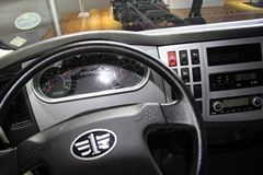 一汽解放 J6L中卡 140马力 4X2 6.8米载货车底盘(新道依茨) 一汽解放 J6L中卡 140马力 4X2 6.8米载货车底盘(新道依茨)