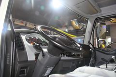 一汽解放 J6L中卡 140马力 4X2 6.8米载货车底盘(新道依茨) 一汽解放 J6L中卡 140马力 4X2 6.8米载货车底盘(新道依茨)