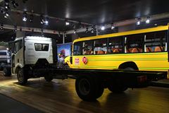 一汽解放 J6L中卡 140马力 4X2 6.8米载货车底盘(新道依茨) 一汽解放 J6L中卡 140马力 4X2 6.8米载货车底盘(新道依茨)