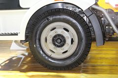 一汽解放 J6L中卡 140马力 4X2 6.8米载货车底盘(新道依茨) 一汽解放 J6L中卡 140马力 4X2 6.8米载货车底盘(新道依茨)