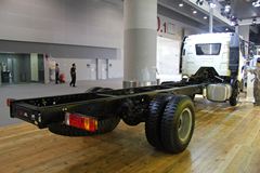 一汽解放 J6L中卡 140马力 4X2 6.8米载货车底盘(新道依茨) 一汽解放 J6L中卡 140马力 4X2 6.8米载货车底盘(新道依茨)