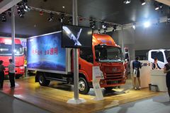 一汽通用 F330速豹 150马力 4.8米排半厢式轻卡(CA1063PK45L3R5E1)