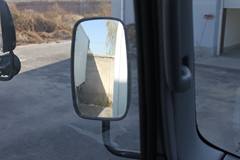 庆铃 700P系列中卡 175马力 4X2 5.5米排半厢式载货车(QL5090XTLAR)