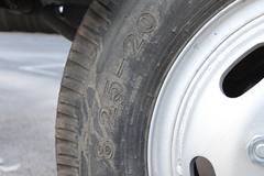 庆铃 700P系列中卡 175马力 4X2 5.5米排半厢式载货车(QL5090XTLAR)