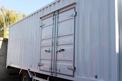 庆铃 700P系列中卡 175马力 4X2 5.5米排半厢式载货车(QL5090XTLAR)