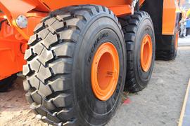 铰接式卡车&nbsp;铰接式卡车底盘                                                图片