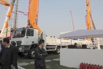 中联重科 49米混凝土泵车(奔驰Actros3341底盘)