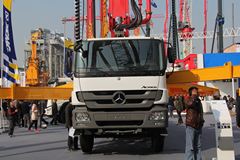 徐工 新一代K系列 50米混凝土泵车(奔驰底盘)