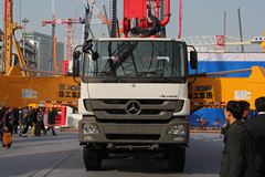 徐工 新一代K系列 60米混凝土泵车(奔驰底盘)