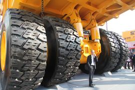 矿山车&nbsp;矿山车底盘                                                图片