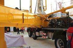 山推 56米混凝土泵车(五十铃底盘)