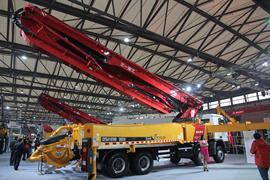 奔驰底盘&nbsp;泵车上装                                                图片