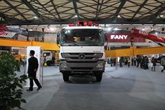 三一 56米混凝土泵车(奔驰底盘)