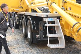 奔驰底盘 泵车&nbsp;泵车底盘                                                图片