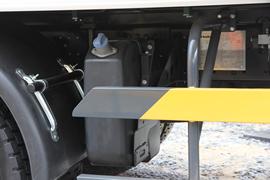 奔驰底盘 泵车&nbsp;泵车底盘                                                图片