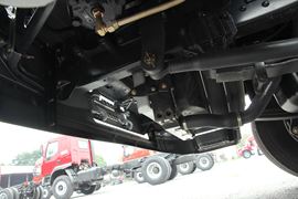 乘龙M7&nbsp;牵引车底盘                                                图片