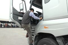 东风柳汽 乘龙康明斯M7C重卡 380马力 6X4 牵引车(豪华版)