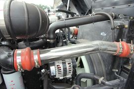 乘龙M7&nbsp;牵引车底盘                                                图片